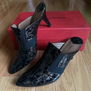 Donald J. Pliner Trono Mules